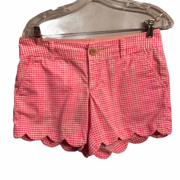 Like New Lilly Pulitzer Buttercup Scalloped Short - Picture 5 of 5